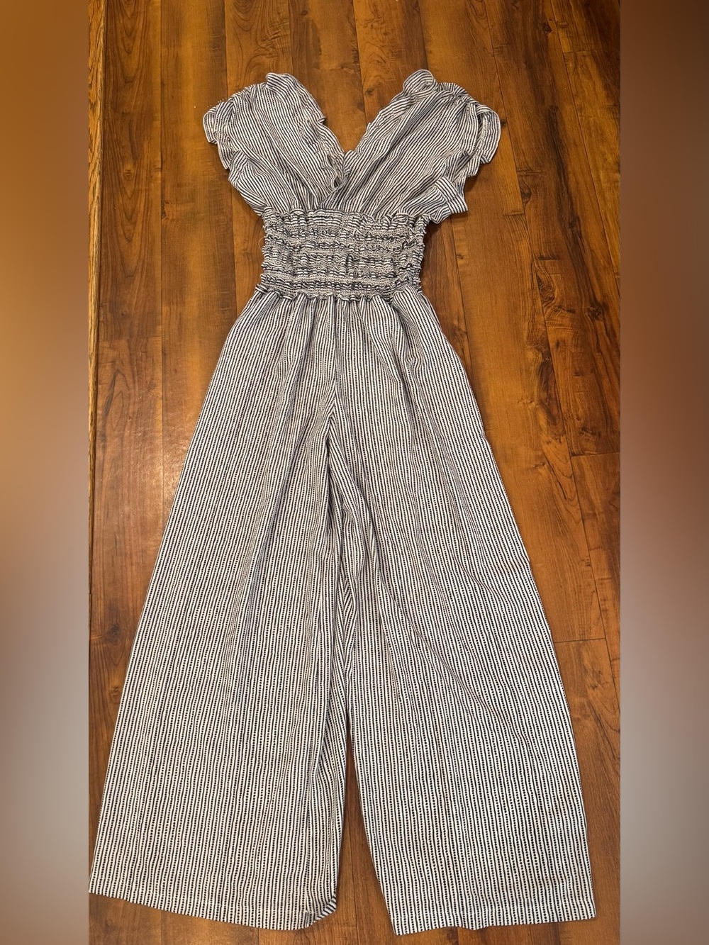 Women’s Max Studio Black & White Pinstriped Smocked Waist Jumpsuit large